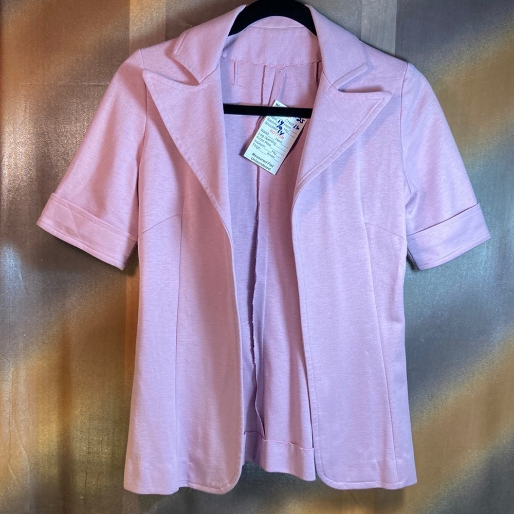 Vintage 70’s soft pink jacket with built-in belt in back 32” chest 28” waist b5